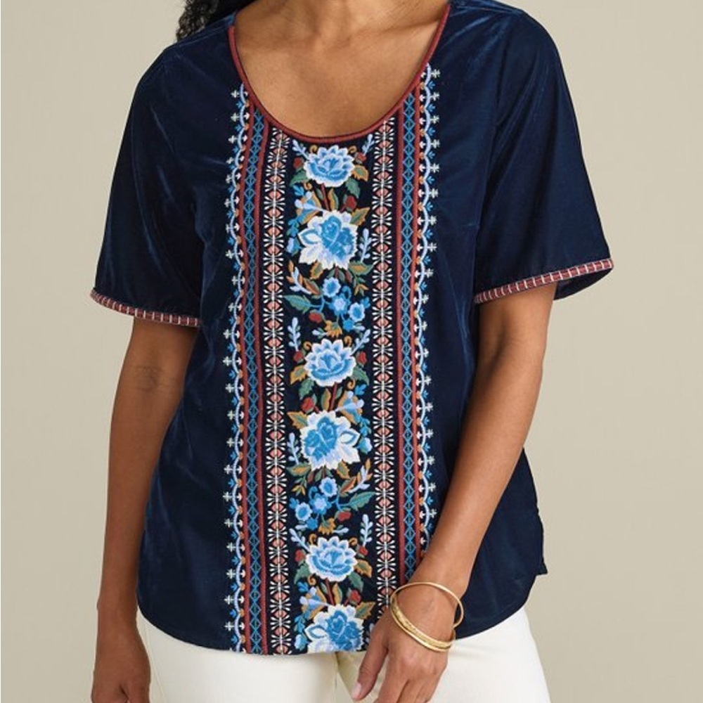 Soft Surroundings Lilian Blue Velvet  Embroidered Shirt. Short sleeve. Sz Medium